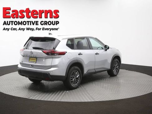 Used 2024 Nissan Rogue S FWD image 40