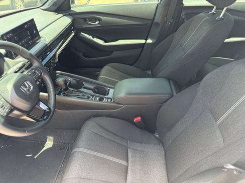 Used 2025 Honda Accord Sport image 11