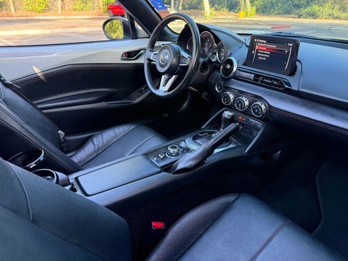 Used 2018 MAZDA MX-5 Miata RF Grand Touring RWD image 29