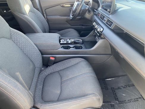 Certified 2023 Honda Pilot Sport image 9