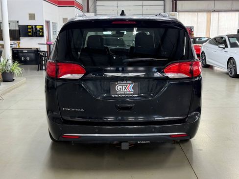 Used 2017 Chrysler Pacifica Touring-L Plus w/ Advanced Safetytec Group FWD image 3