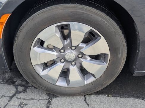 Used 2020 Chrysler Pacifica Limited image 12