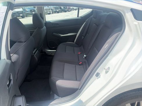 Used 2024 Nissan Altima 2.5 SV AWD/4WD image 24