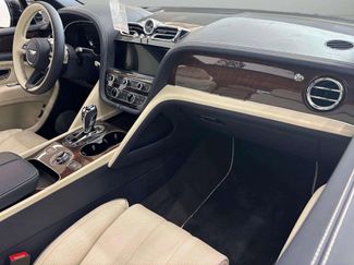 Used 2024 Bentley Bentayga Extended Wheelbase video 2