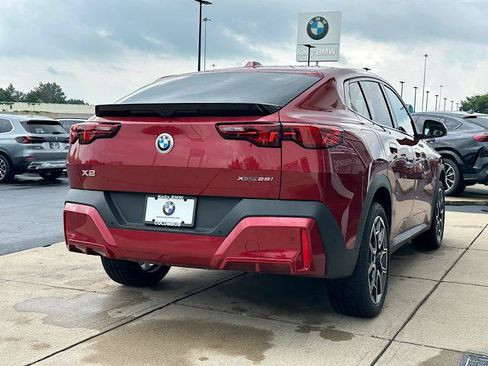 Used 2026 BMW X2 xDrive28i AWD/4WD image 9