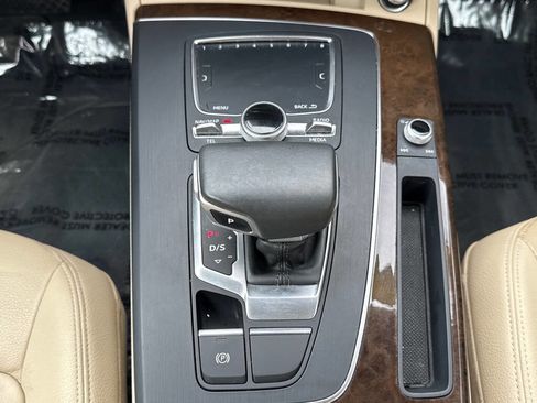 Used 2018 Audi Q5 2.0T Premium Plus w/ Premium Plus Package image 18