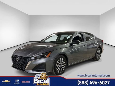 Used 2025 Nissan Altima 2.5 SV image 1