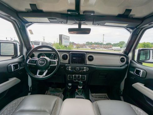 Used 2021 Jeep Wrangler Unlimited Sahara image 2