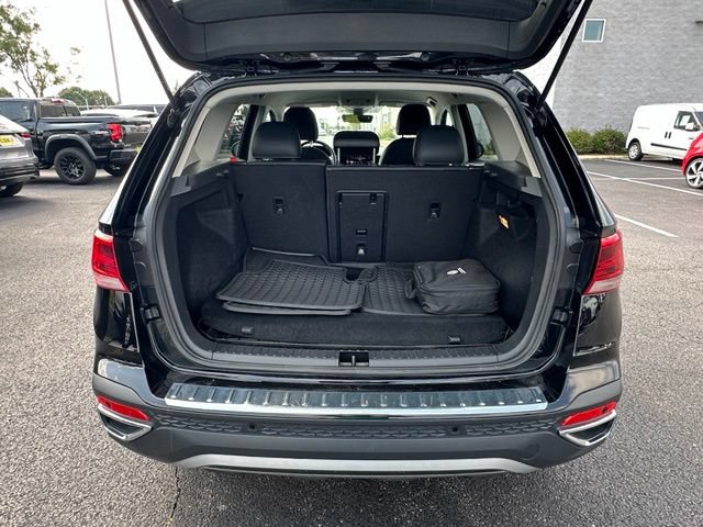 Certified 2022 Volkswagen Taos SEL AWD/4WD image 16
