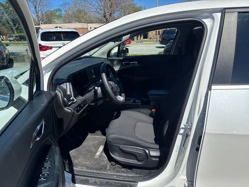 Certified 2023 Kia Sportage LX image 14