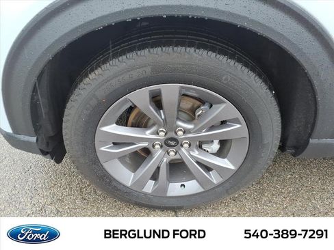 Used 2026 Ford Explorer Active w/ Active Comfort Package AWD/4WD image 11