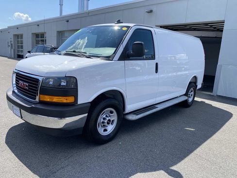 Used 2025 GMC Savana 2500 w/ Driver Convenience Package RWD image 5