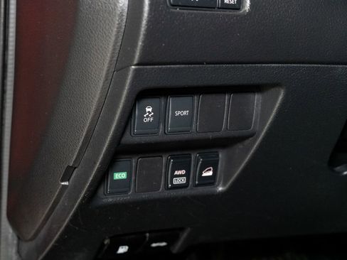 Used 2015 Nissan Rogue SV image 12