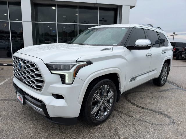 Used 2023 Toyota Sequoia Capstone AWD/4WD image 3