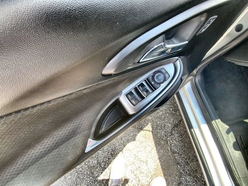 Used 2018 Chevrolet Malibu LT FWD image 15