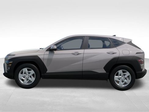 Used 2026 Hyundai Kona SE image 2