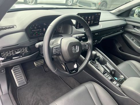Used 2025 Honda Accord Sport image 15