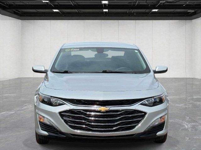 Used 2020 Chevrolet Malibu LT FWD image 2