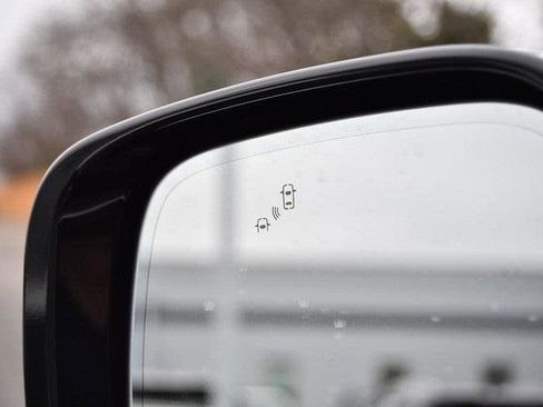 Used 2021 Nissan Armada Platinum image 11