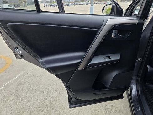 Used 2018 Toyota RAV4 XLE w/ All Weather Liner Package FWD image 18