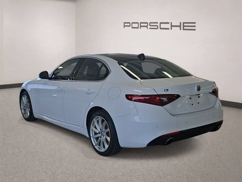 Used 2019 Alfa Romeo Giulia AWD image 3