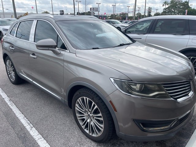Used 2017 Lincoln MKX Reserve FWD image 2