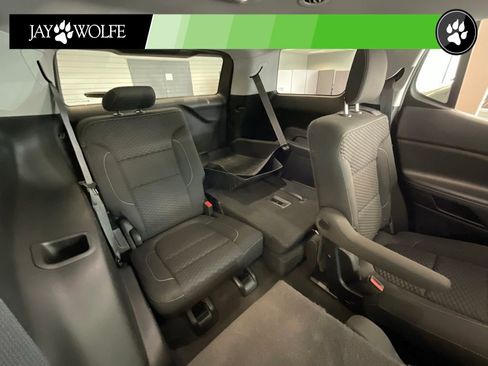 Used 2018 GMC Acadia SLE FWD image 21