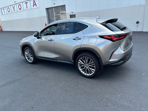 Used 2022 Lexus NX 350h AWD image 13