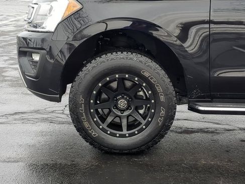 Used 2021 Ford Expedition XLT image 7