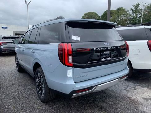 New 2025 Ford Expedition Platinum w/ Driver's Package image 16