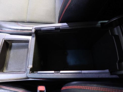 Used 2017 Toyota Camry SE image 25