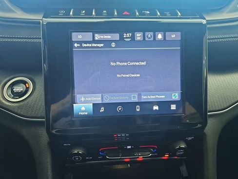 Used 2025 Jeep Grand Cherokee L Laredo image 23