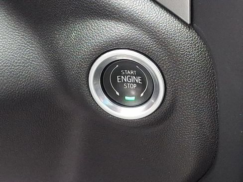 Used 2022 Chevrolet Silverado 1500 LT AWD/4WD image 22