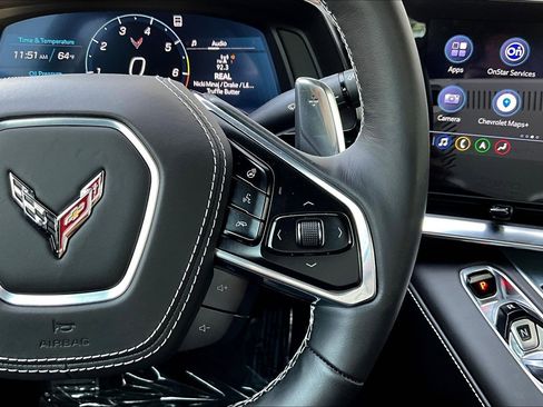Used 2021 Chevrolet Corvette Stingray Premium Conv w/ Z51 Performance Package RWD image 19