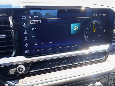 Used 2025 Chevrolet Silverado 1500 LT image 5