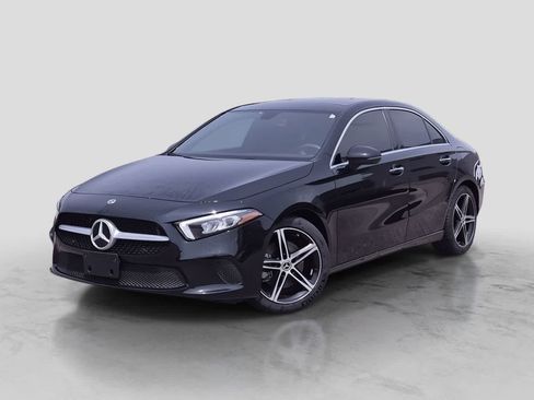 Used 2022 Mercedes-Benz A 220 4MATIC image 1
