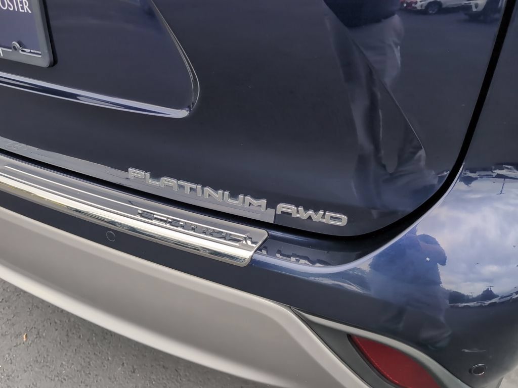 Used 2021 Toyota Highlander Platinum AWD/4WD image 6