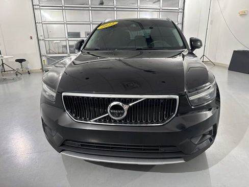 Used 2022 Volvo XC40 T5 Momentum AWD/4WD image 2