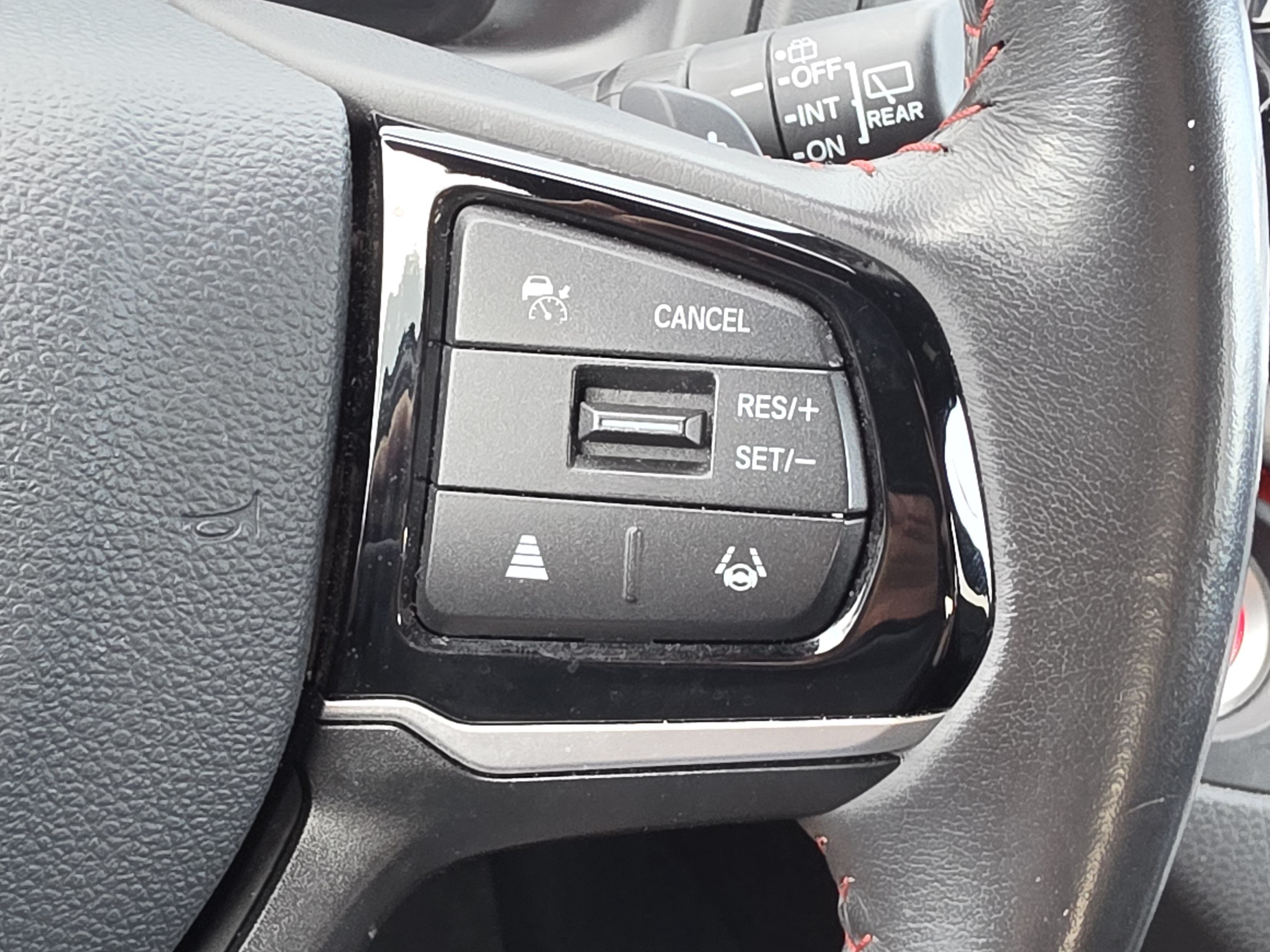 Used 2025 Honda Odyssey Sport-L image 17