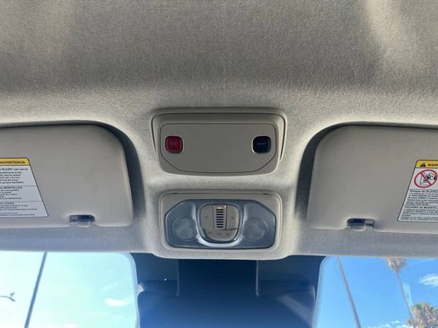 Used 2025 RAM ProMaster 2500 w/ Convenience Group FWD image 17