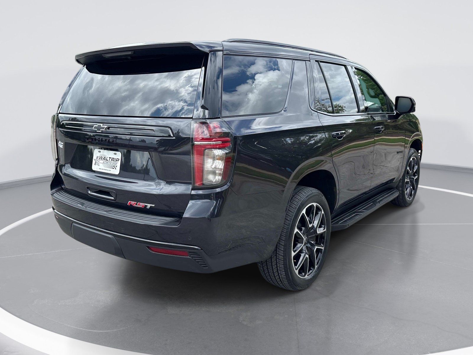 Used 2023 Chevrolet Tahoe RST w/ Luxury Package AWD/4WD image 8