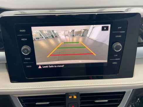 New 2026 Volkswagen Taos SE image 23