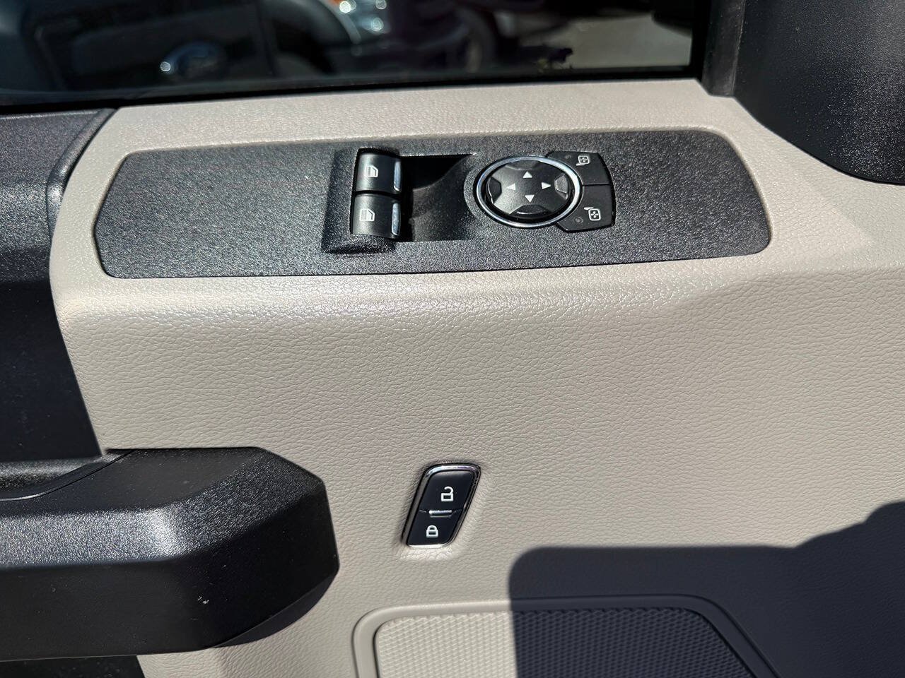 Used 2017 Ford F250 XL w/ Power Equipment Group RWD image 9