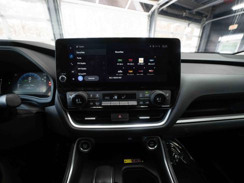 Used 2024 Toyota Grand Highlander XLE image 17