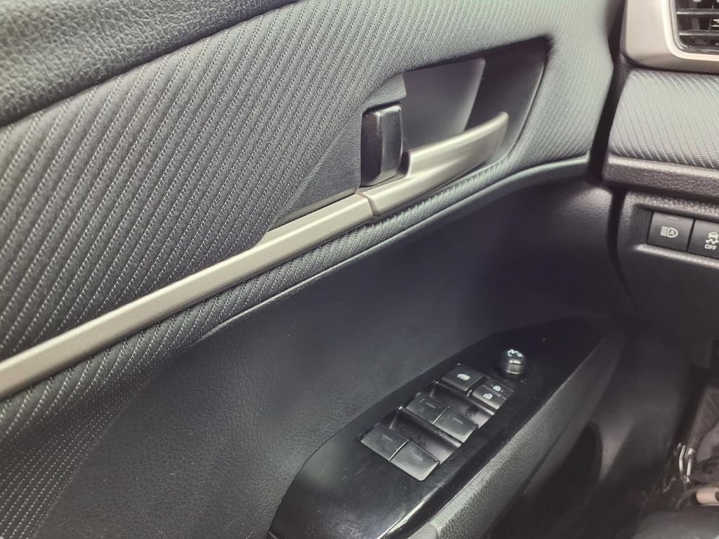 Used 2025 Toyota Camry SE FWD image 18