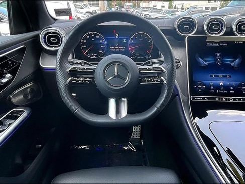 Used 2026 Mercedes-Benz GLC 300 4MATIC image 4