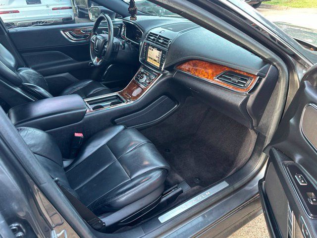 Used 2017 Lincoln Continental Select w/ Climate Package AWD/4WD image 10
