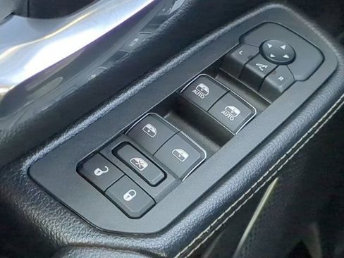 Used 2025 RAM 1500 Laramie AWD/4WD image 23