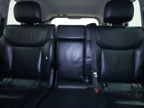 Used 2013 Lexus LX 570 4WD w/ Luxury Pkg image 19