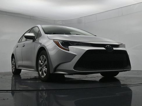 Used 2022 Toyota Corolla LE FWD image 18